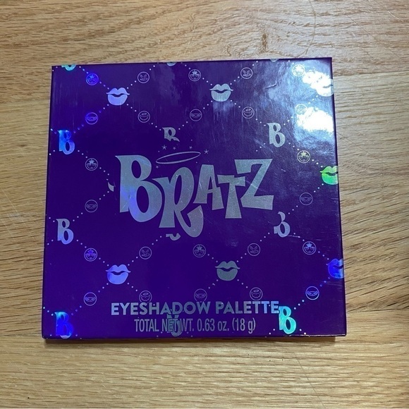 Bratz Eyeshadow Palette NEW Makeup - Picture 2 of 3